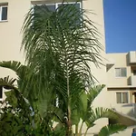 Lägenhet 104 Excellent 2 Bed With Pool View, Ac & Gym!