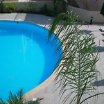104 Excellent 2 Bed With Pool View, Ac & Gym! Lägenhet *