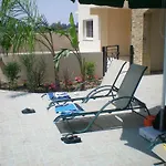 104 Excellent 2 Bed With Pool View, Ac & Gym! * Perivolia