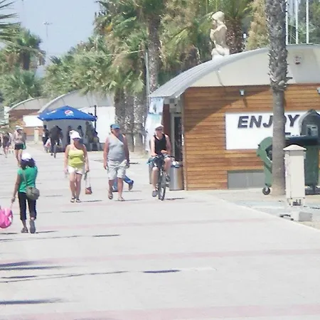 104 Excellent 2 Bed With Pool View, Ac & Gym! * Perivolia