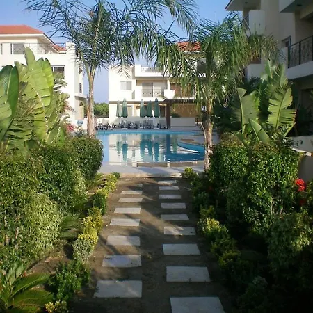 104 Excellent 2 Bed With Pool View, Ac & Gym! *