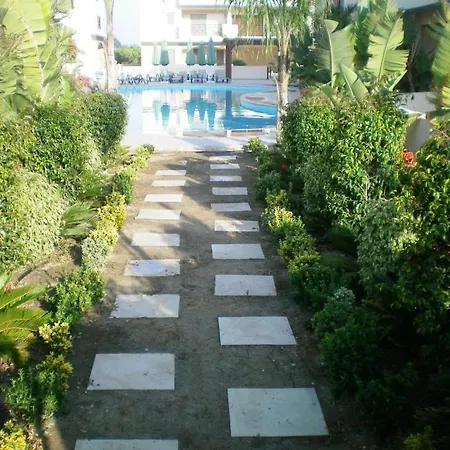 104 Excellent 2 Bed With Pool View, Ac & Gym! Appartement *