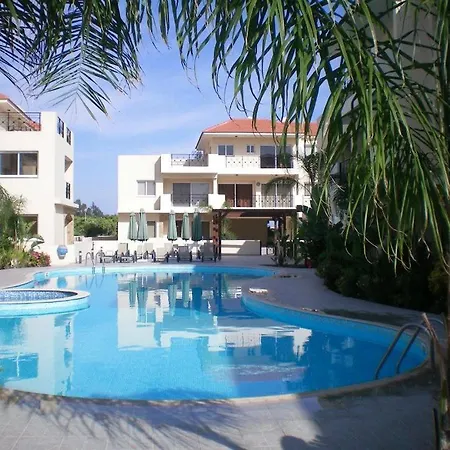 104 Excellent 2 Bed With Pool View, Ac & Gym! *