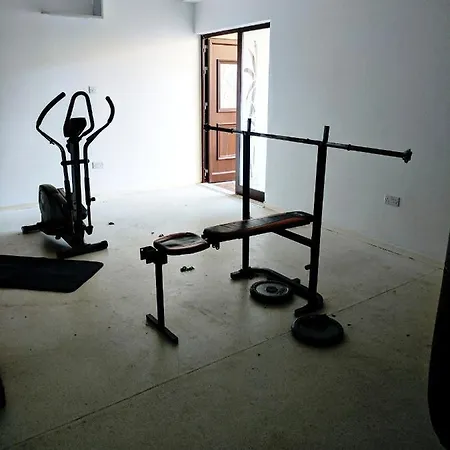 Lejlighed 104 Excellent 2 Bed With Pool View, Ac & Gym! *