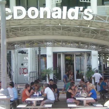 104 Excellent 2 Bed With Pool View, Ac & Gym!