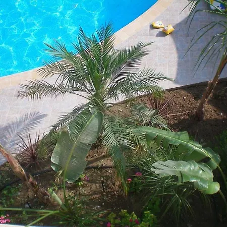 104 Excellent 2 Bed With Pool View, Ac & Gym! Appartement