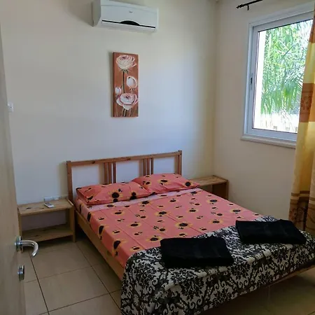 104 Excellent 2 Bed With Pool View, Ac & Gym! *