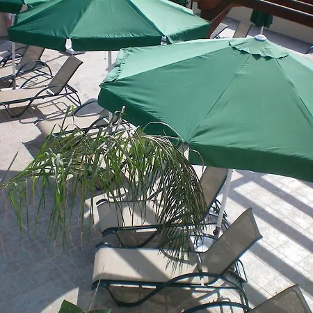 104 Excellent 2 Bed With Pool View, Ac & Gym! *
