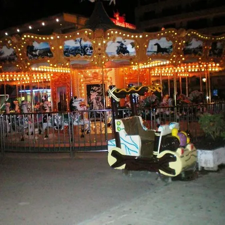 Lägenhet 104 Excellent 2 Bed With Pool View, Ac & Gym! *