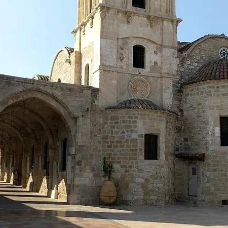 104 Excellent 2 Bed With Pool View, Ac & Gym! Lägenhet *