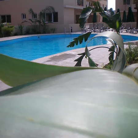 Appartement 104 Excellent 2 Bed With Pool View, Ac & Gym!