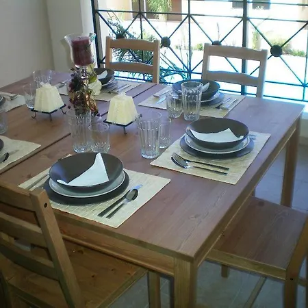 Appartement 104 Excellent 2 Bed With Pool View, Ac & Gym! Perivólia