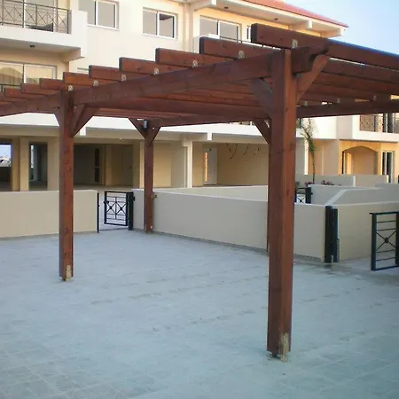 104 Excellent 2 Bed With Pool View, Ac & Gym! *