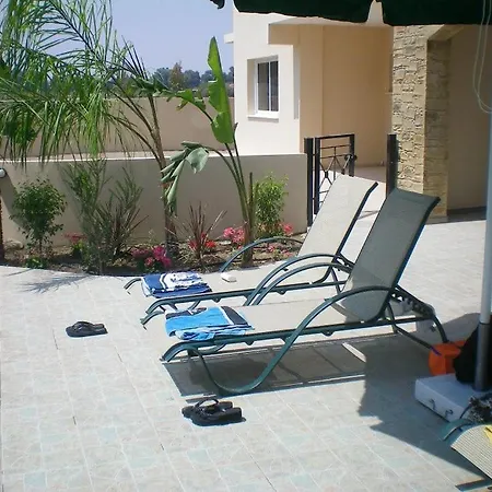 104 Excellent 2 Bed With Pool View, Ac & Gym! * Perivólia
