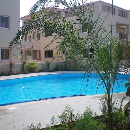 Appartement 104 Excellent 2 Bed With Pool View, Ac & Gym!