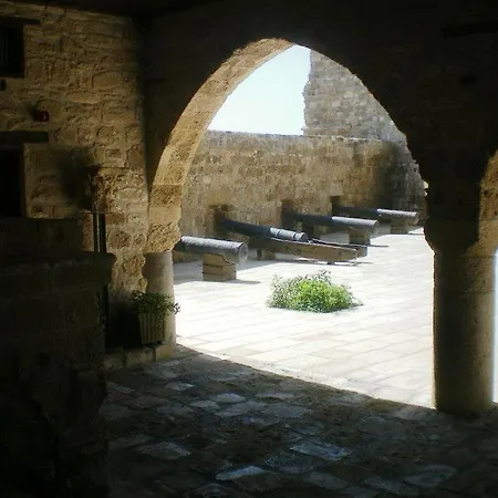 Lägenhet 104 Excellent 2 Bed With Pool View, Ac & Gym! Perivolia