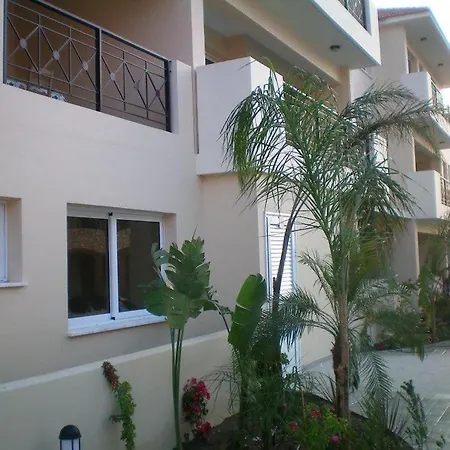 104 Excellent 2 Bed With Pool View, Ac & Gym! *