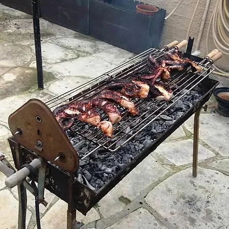 104 Excellent 2 Bed With Pool View, Ac & Gym! *