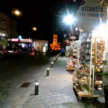 104 Excellent 2 Bed With Pool View, Ac & Gym! Lägenhet *