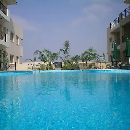 104 Excellent 2 Bed With Pool View, Ac & Gym! *