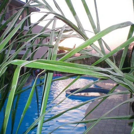 104 Excellent 2 Bed With Pool View, Ac & Gym! Appartement