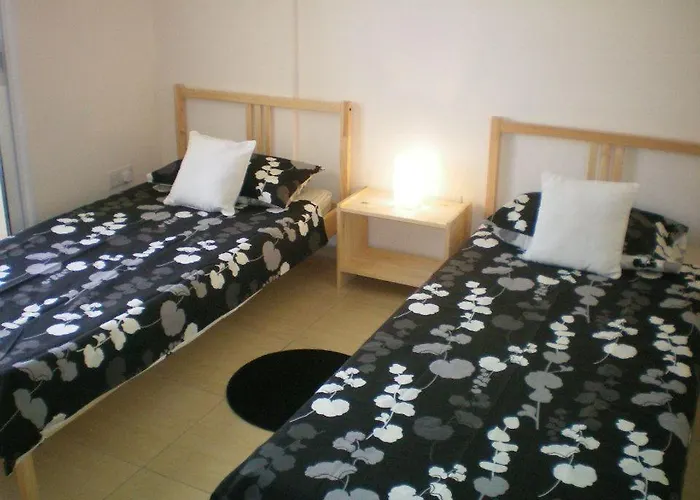 Апартаменты 104 Excellent 2 Bed With Pool View, Ac & Gym! Перволия