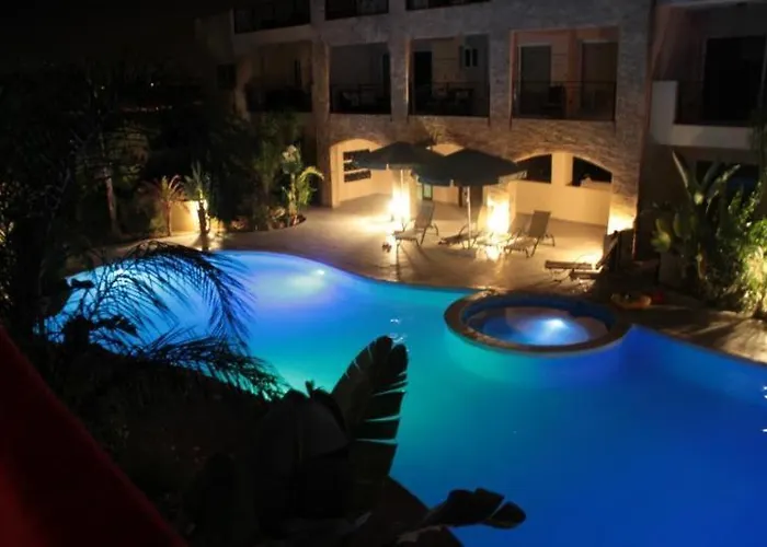 104 Excellent 2 Bed With Pool View, Ac & Gym! アパート ペリヴォリア