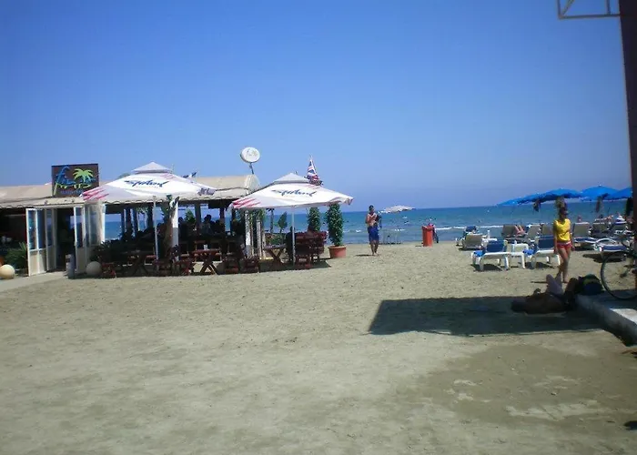 104 Excellent 2 Bed With Pool View, Ac & Gym! *