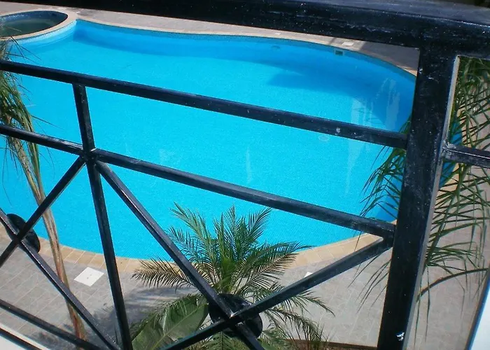 104 Excellent 2 Bed With Pool View, Ac & Gym! Апартаменты