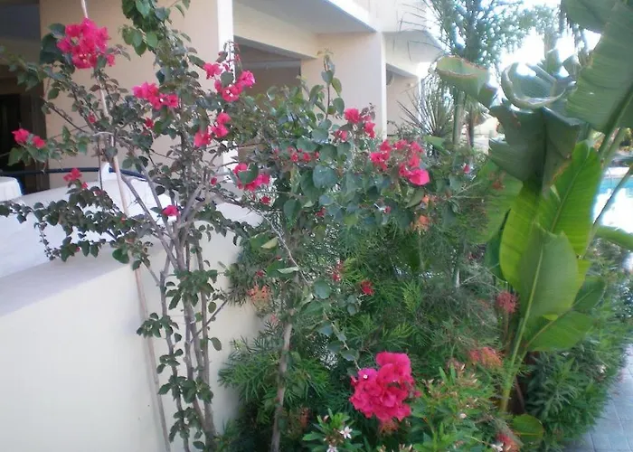 Апартаменты 104 Excellent 2 Bed With Pool View, Ac & Gym! Перволия