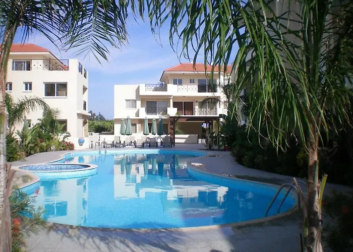 104 Excellent 2 Bed With Pool View, Ac & Gym! *