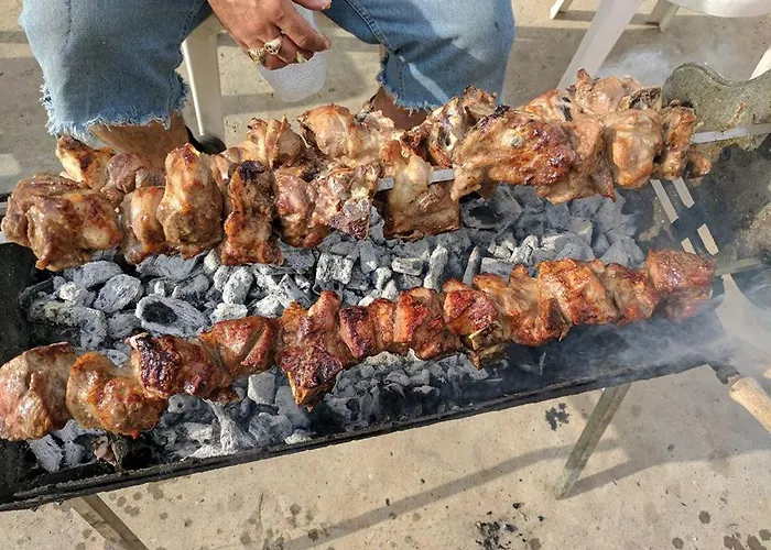 104 Excellent 2 Bed With Pool View, Ac & Gym! * ペリヴォリア