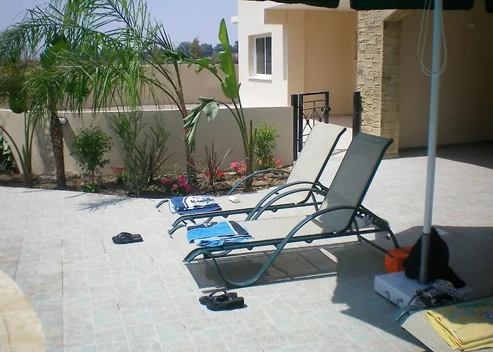 104 Excellent 2 Bed With Pool View, Ac & Gym! * ペリヴォリア