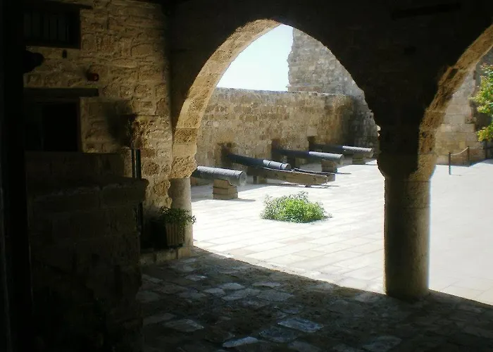 アパート 104 Excellent 2 Bed With Pool View, Ac & Gym! ペリヴォリア