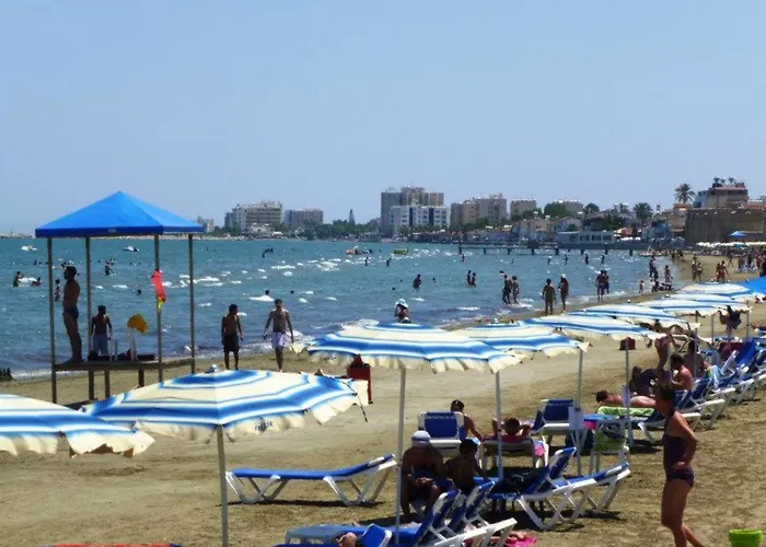 104 Excellent 2 Bed With Pool View, Ac & Gym! * ペリヴォリア